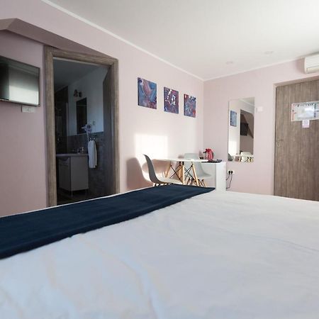 Casa Ris Otel Târgu Jiu Dış mekan fotoğraf