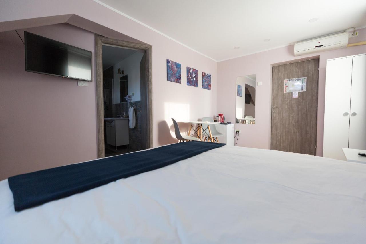 Casa Ris Otel Târgu Jiu Dış mekan fotoğraf