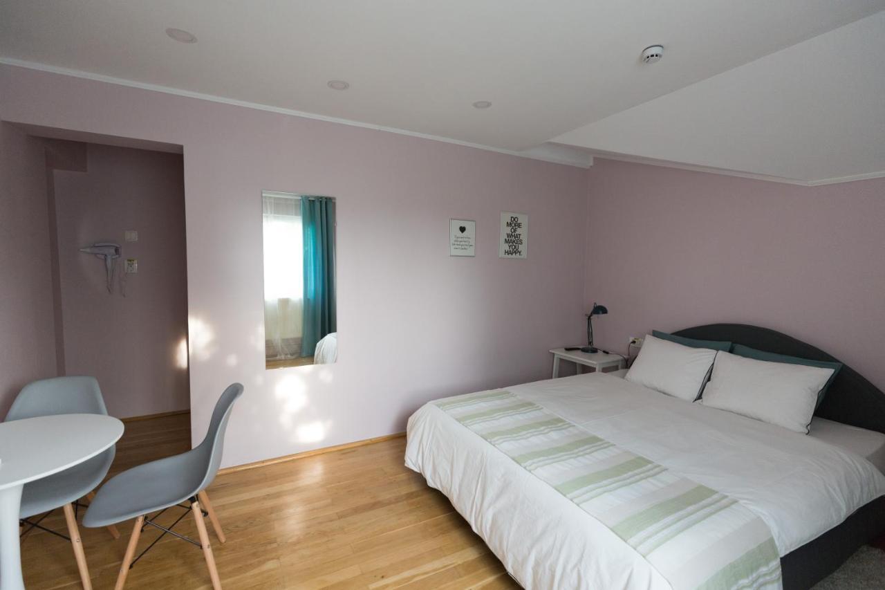 Casa Ris Otel Târgu Jiu Dış mekan fotoğraf