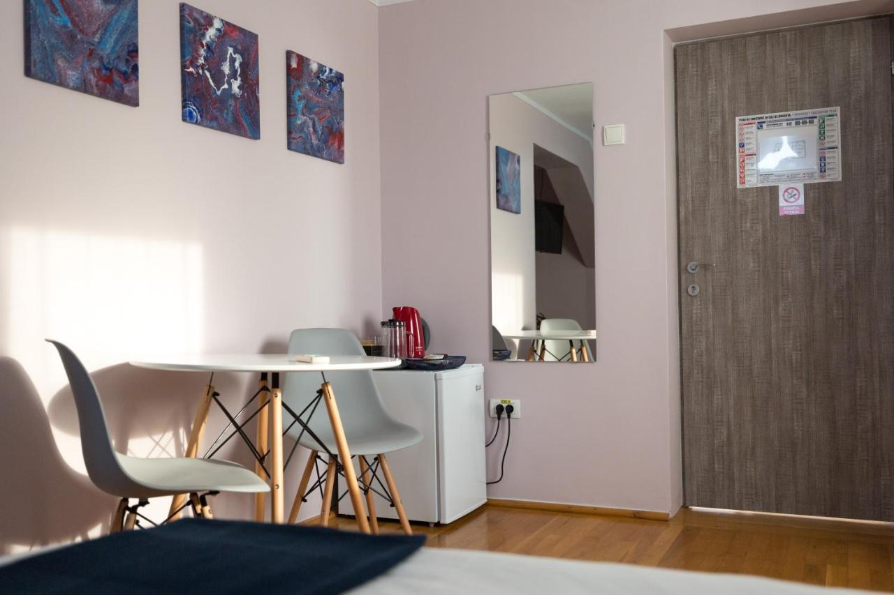 Casa Ris Otel Târgu Jiu Dış mekan fotoğraf