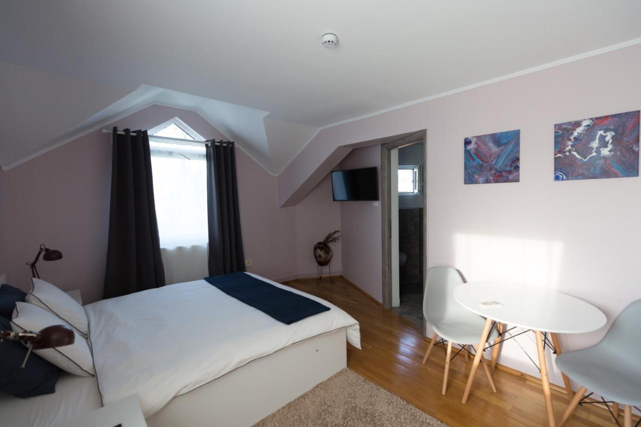 Casa Ris Otel Târgu Jiu Dış mekan fotoğraf