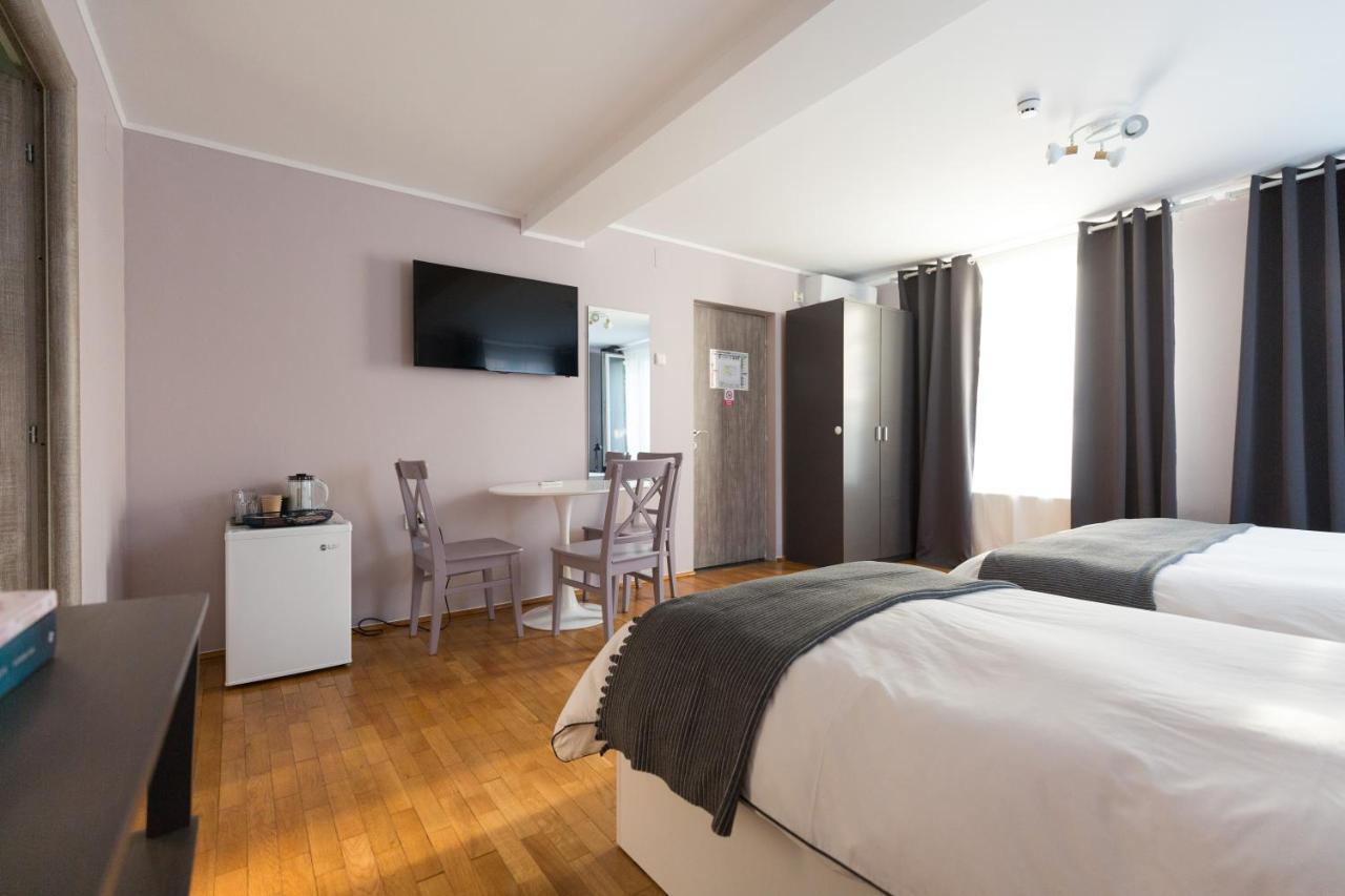 Casa Ris Otel Târgu Jiu Dış mekan fotoğraf
