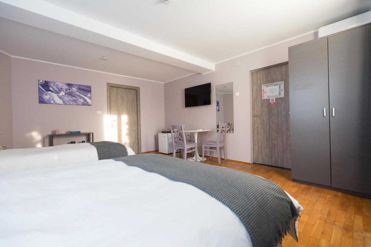 Casa Ris Otel Târgu Jiu Dış mekan fotoğraf